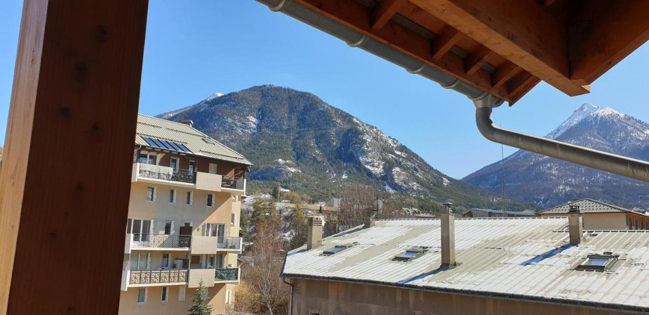 Joli T2 + Coin Montagne + Garage Apartamento Briançon Exterior foto