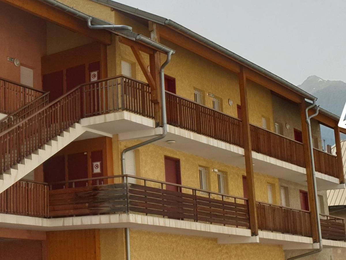 Joli T2 + Coin Montagne + Garage Apartamento Briançon Exterior foto