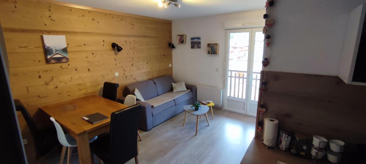 Joli T2 + Coin Montagne + Garage Apartamento Briançon Exterior foto