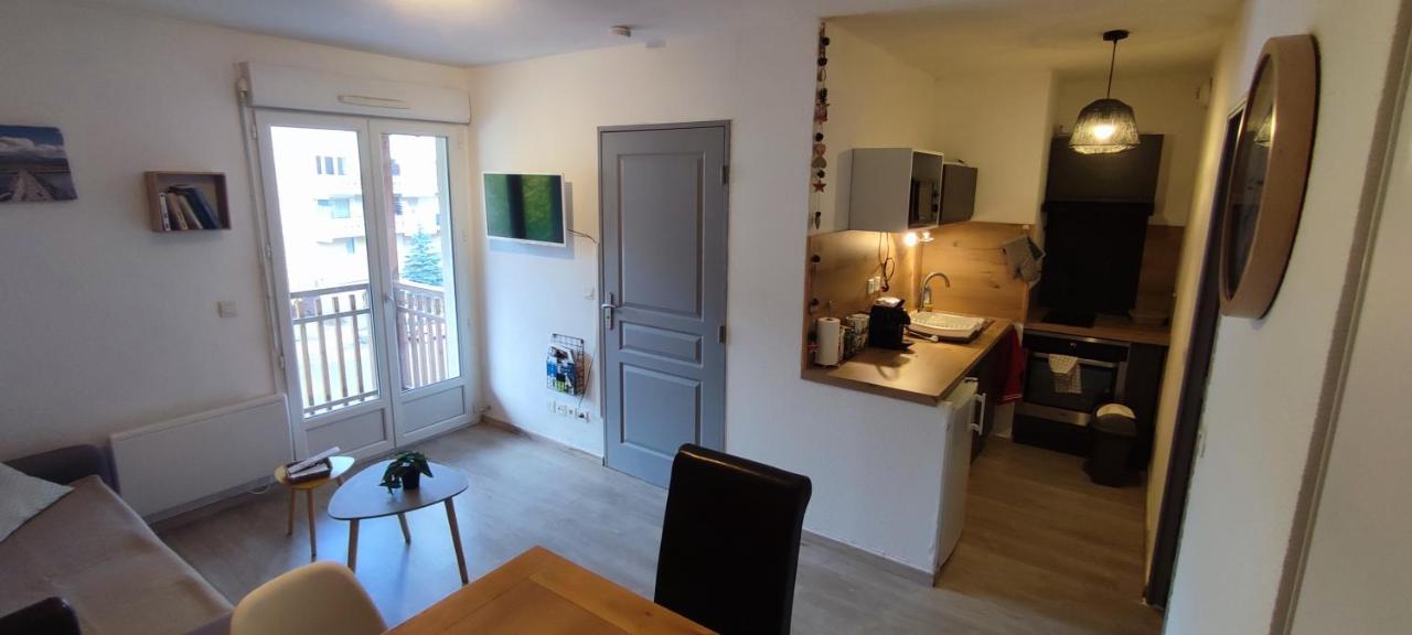 Joli T2 + Coin Montagne + Garage Apartamento Briançon Exterior foto